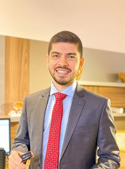 Dr. Raphael Pereira
